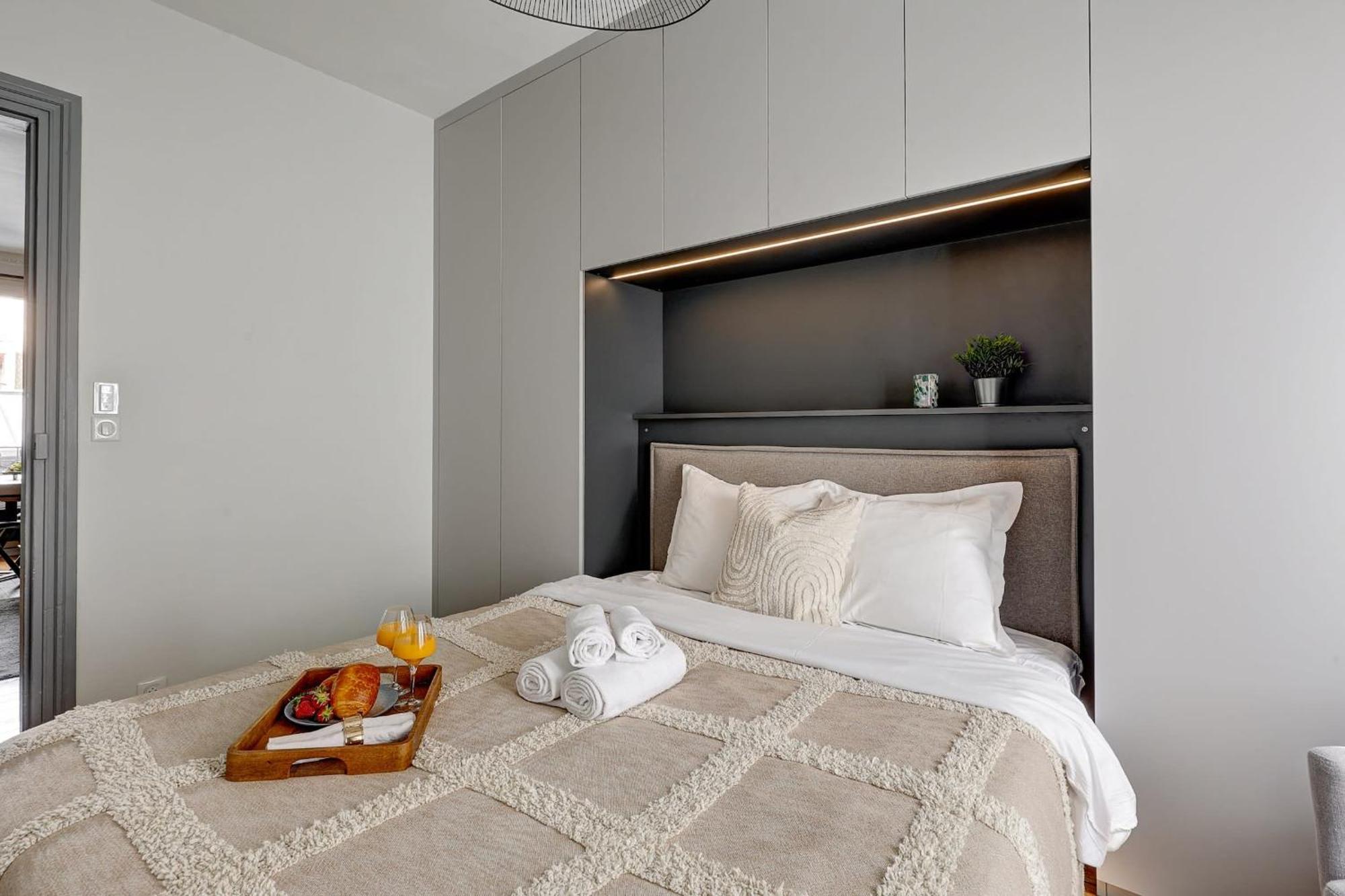 Apartment Latin Quarter & Pantheon With Balcony - Cityapartmentstay Paris